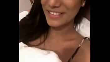 Poonam Pandey live nip slip on Instagram video