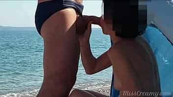 Risky sex Public Suck Cock in Beach with tongue Cum Almost caught - Miss Creamy video