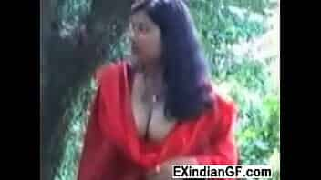 Indian bitch flashing her tits and blowing a cock video