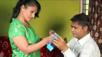 Indian desi mature milf aunty seduce bra salesman video